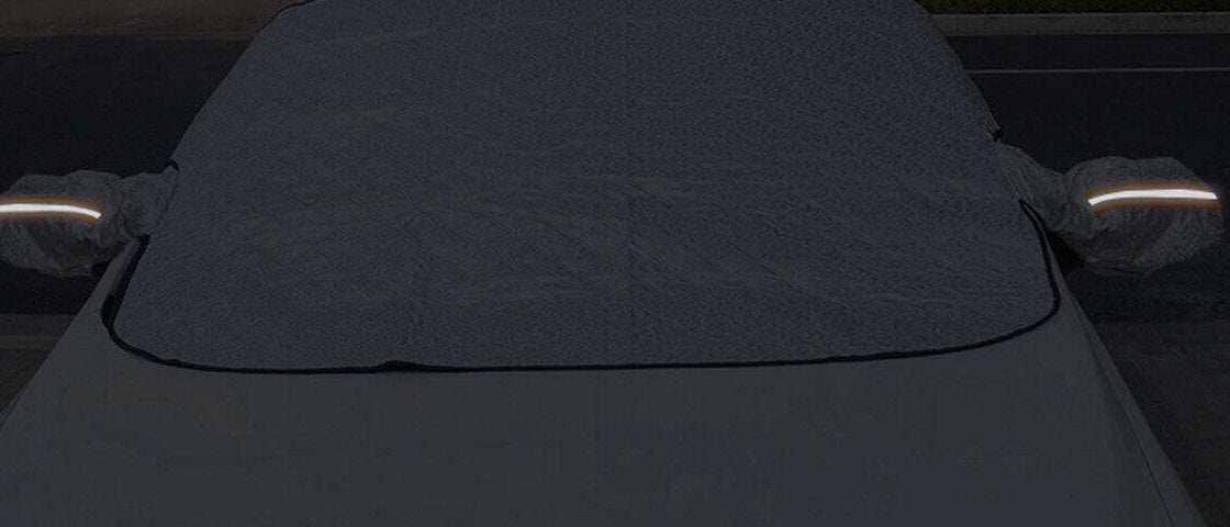 At night, the reflective strips on the mirror covers make your car easier to spot.
